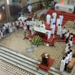 Premières confirmations pour Mgr Philippe à l’église Saint-Pierre et Saint-Paul